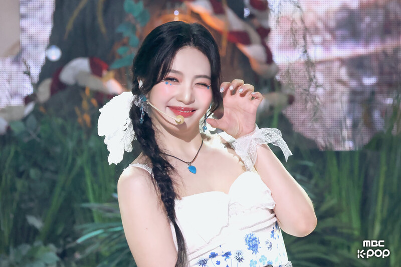 240706 Red Velvet Joy - 'Cosmic' at Music Core documents 4