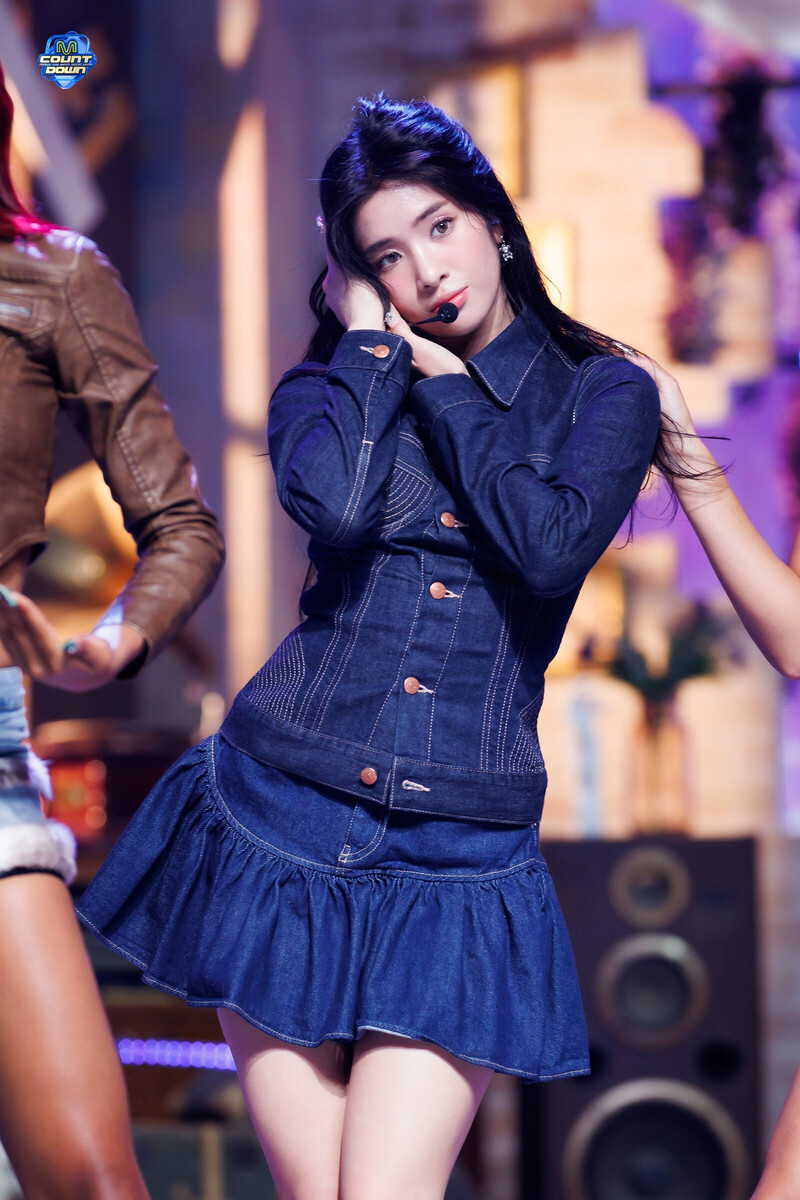 240912 KATSEYE Sophia - 'Debut' + 'Touch' at M COUNTDOWN documents 6