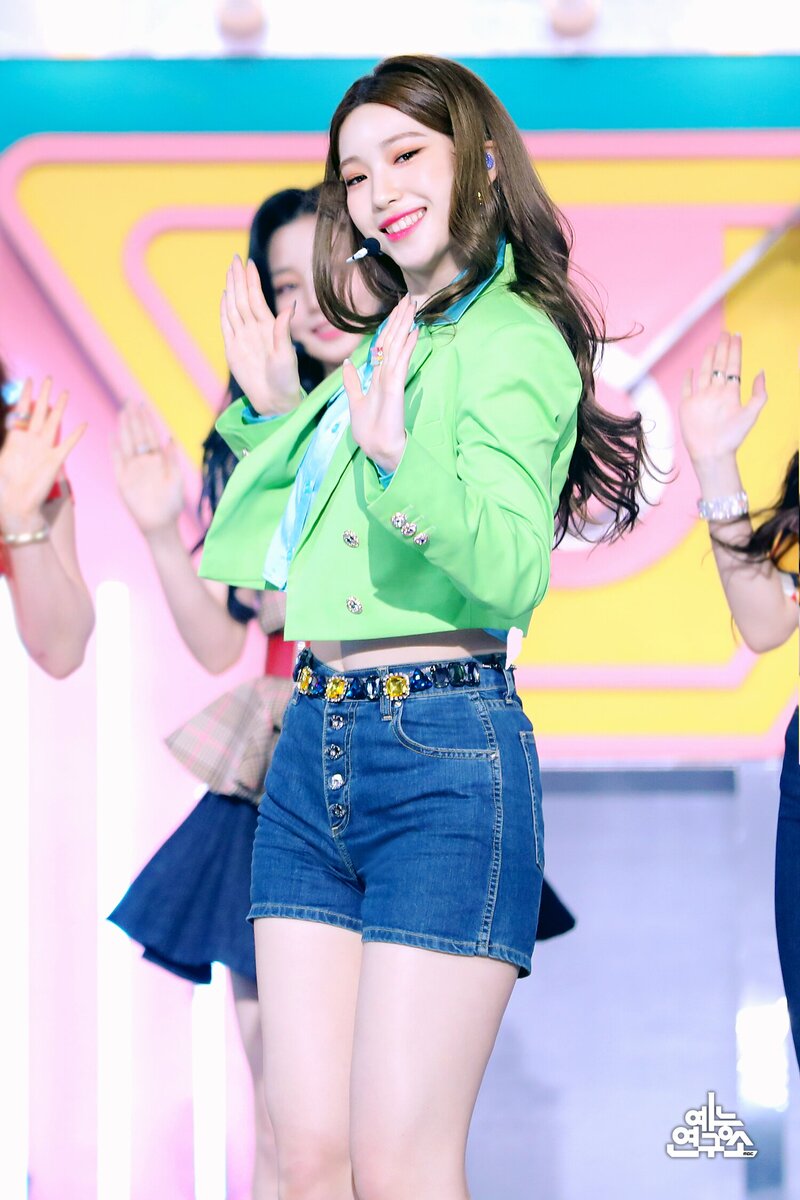 210522 Rocket Punch - 'Ring Ring' at Music Core documents 17