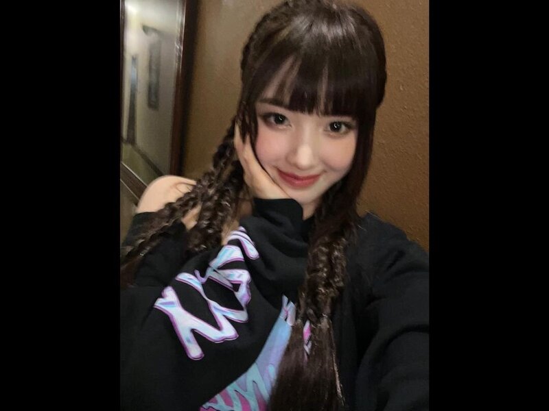 230506 NMIXX Instagram Update - Jiwoo documents 8