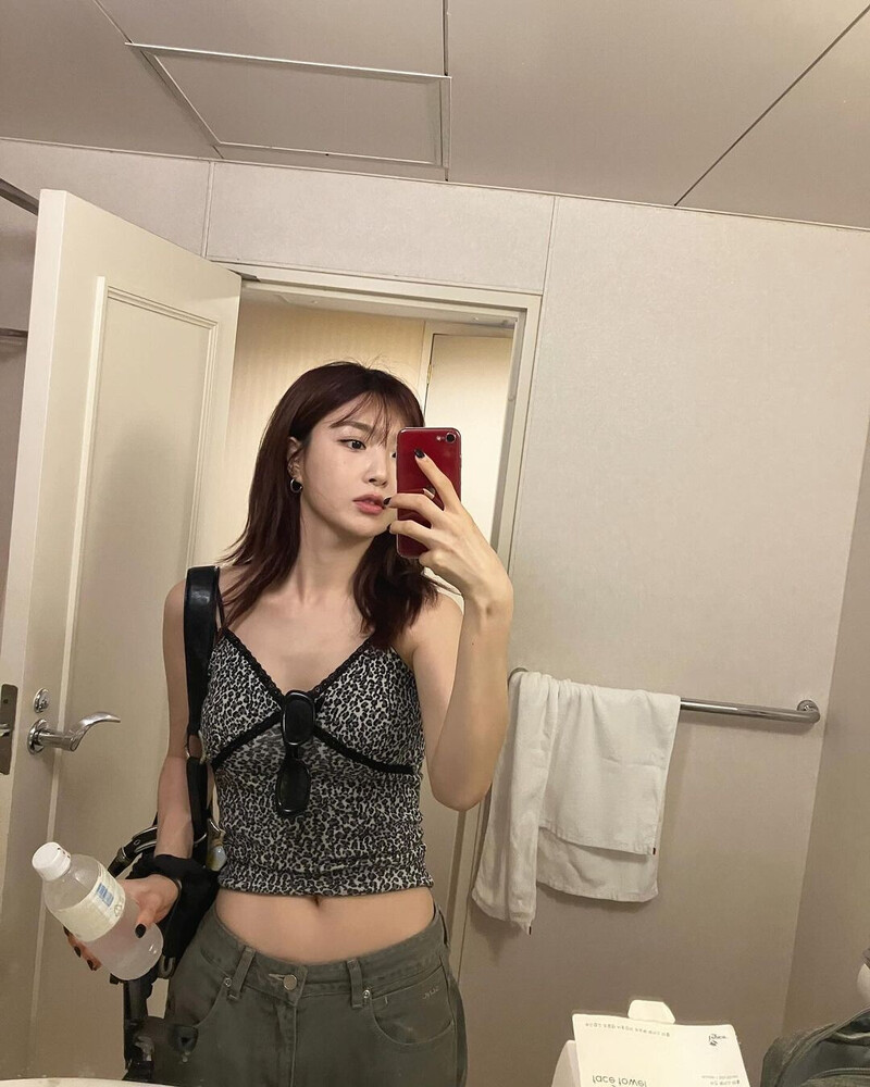 240807 Yuna Instagram Update documents 3