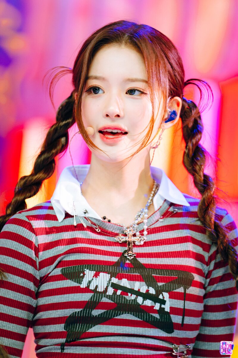 230326 NMIXX Sullyoon - 'Love Me Like This' at Inkigayo documents 5