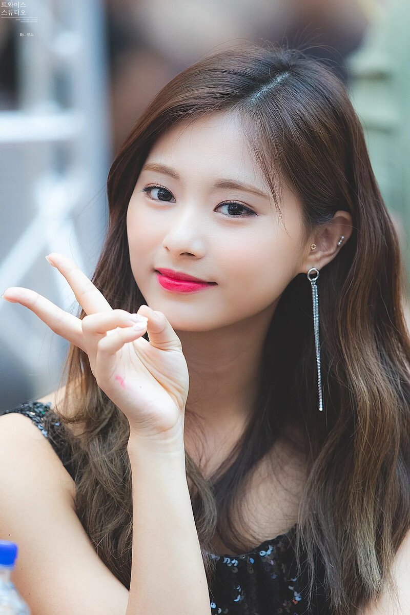 Tzuyu1424.jpg