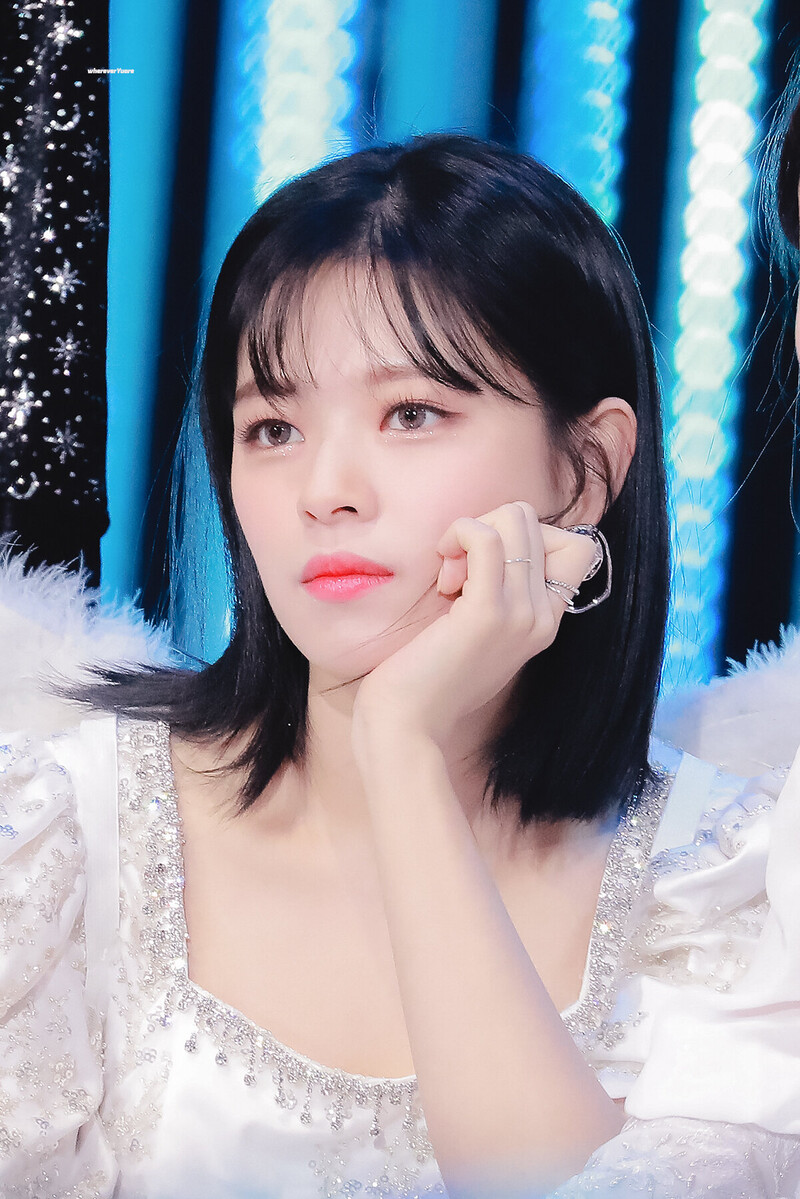 200105 TWICE Jeongyeon - 34th Golden Disc Awards Day 2 documents 17