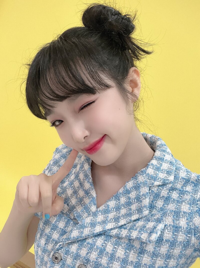 220616 Yuehua Entertainment Naver Update - YENA - lilybyred Behind The Scenes #1 documents 16
