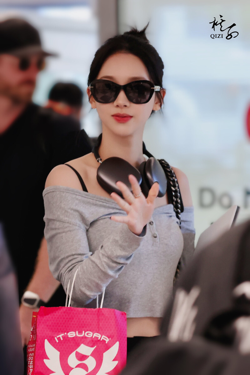 230828 aespa Karina - DCA Airport | kpopping