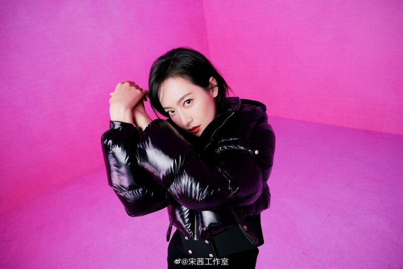 Victoria for Moncler Show Event documents 1