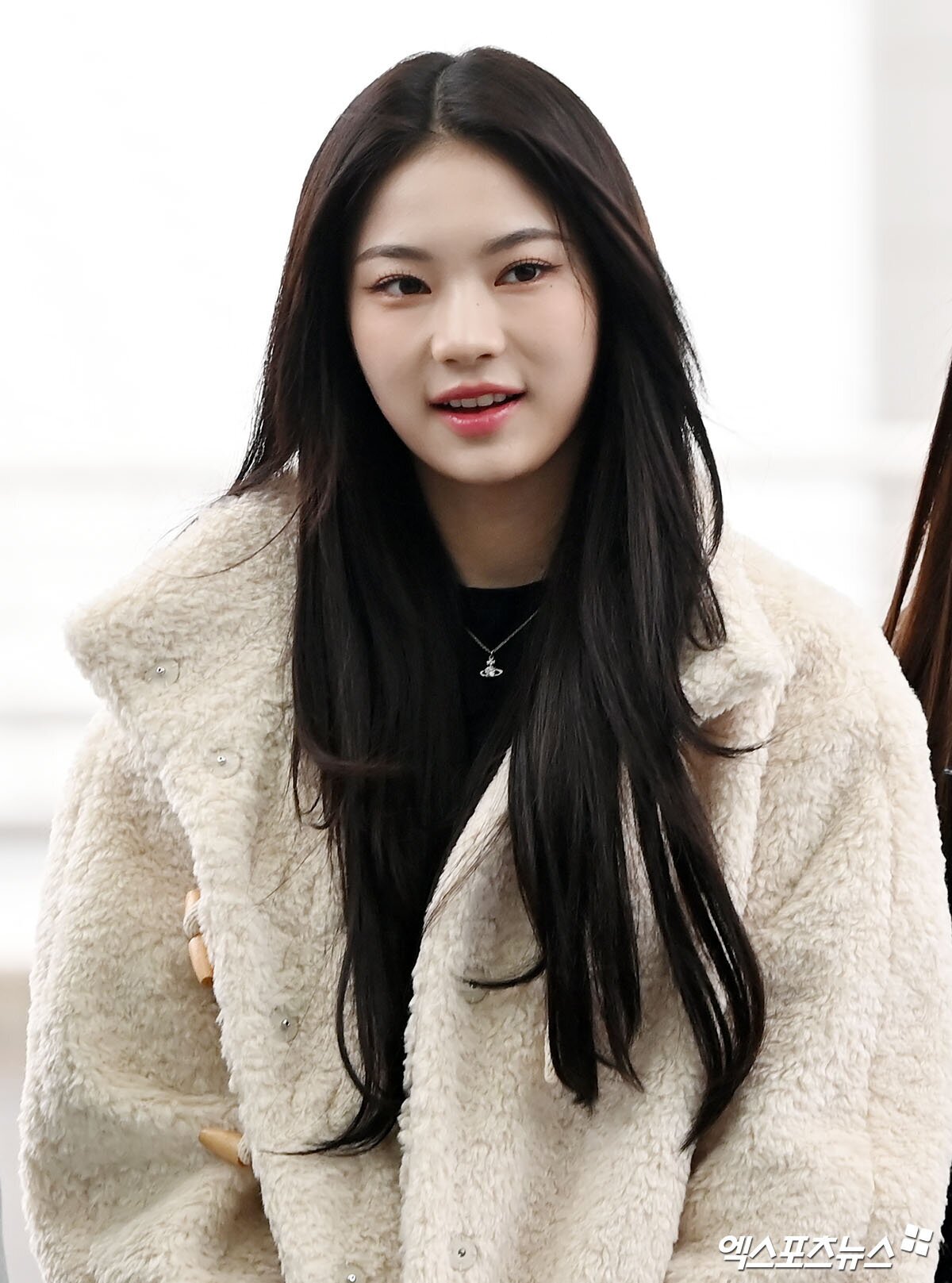240101 STAYC Isa at Incheon International Airport | kpopping