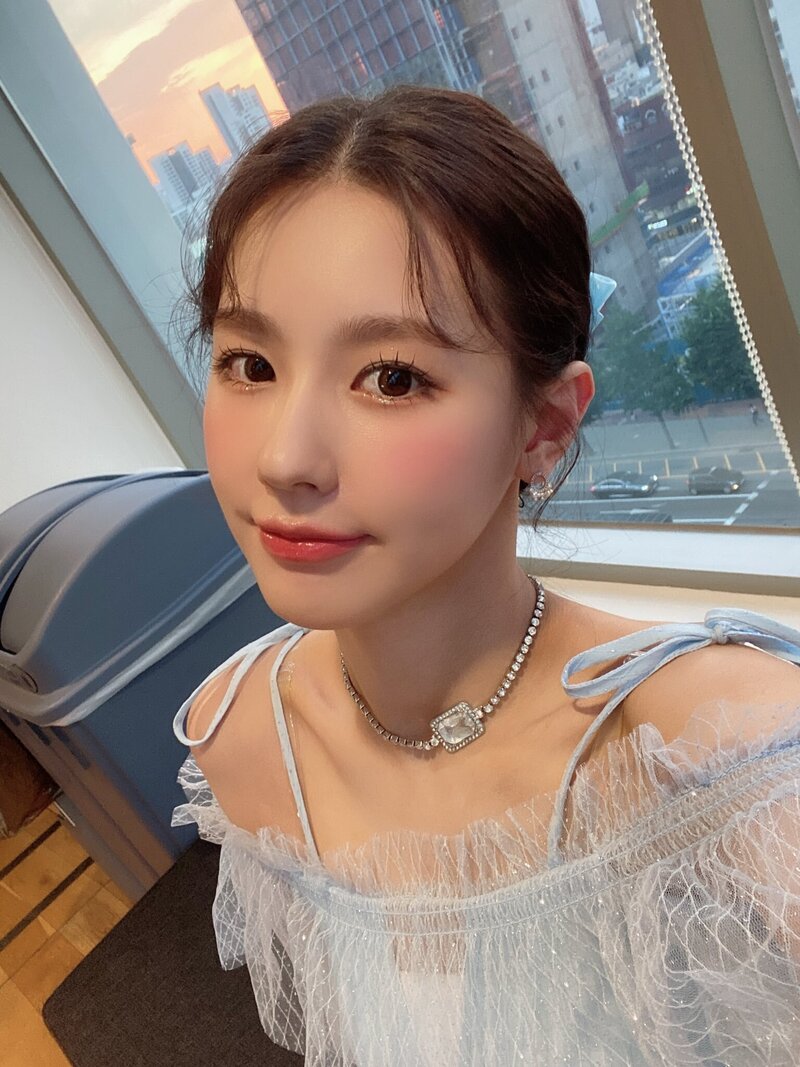210713 (G)I-DLE Miyeon SNS Update documents 6