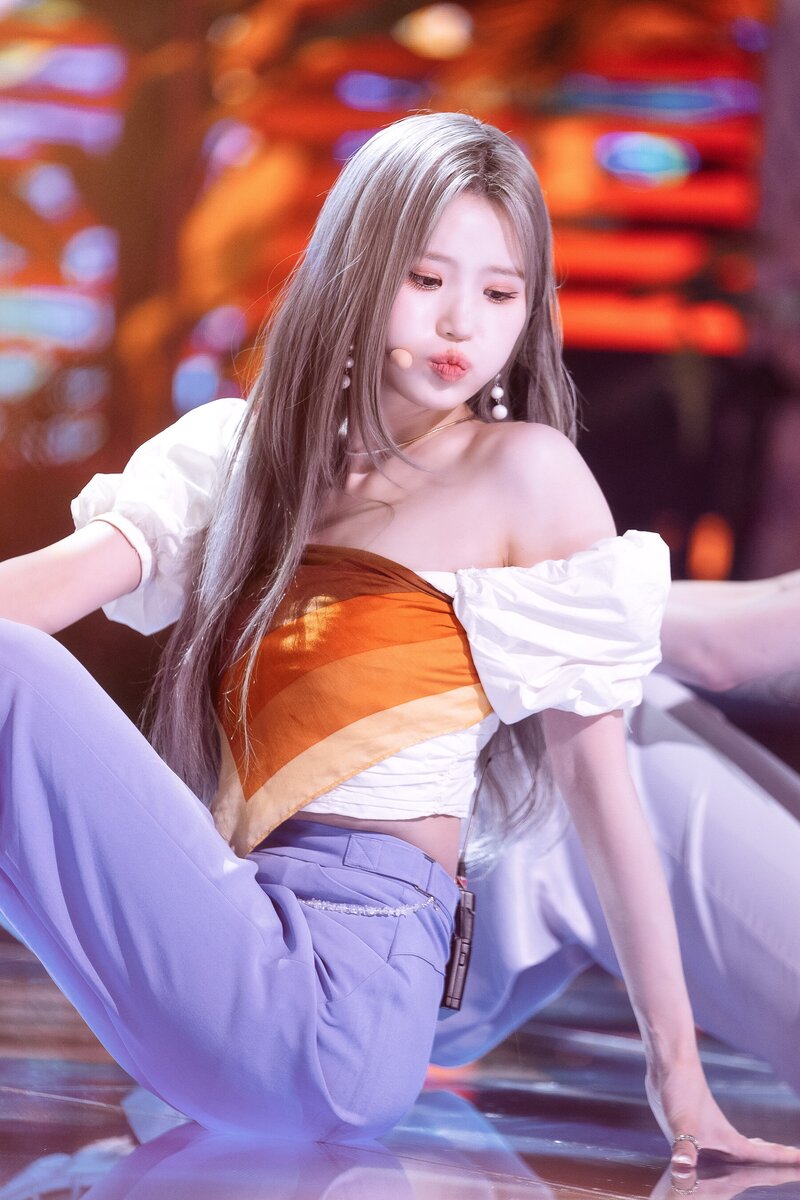 220703 fromis_9 Hayoung - 'Stay This Way' at Inkigayo documents 14