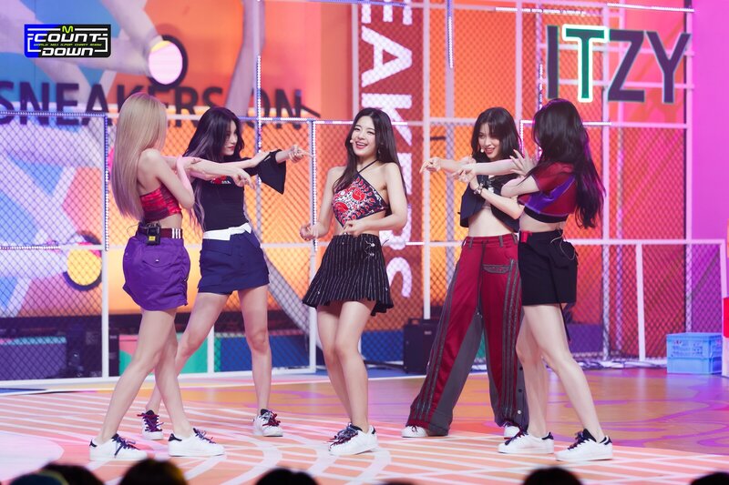 220721 ITZY - 'SNEAKERS' at M Countdown documents 4