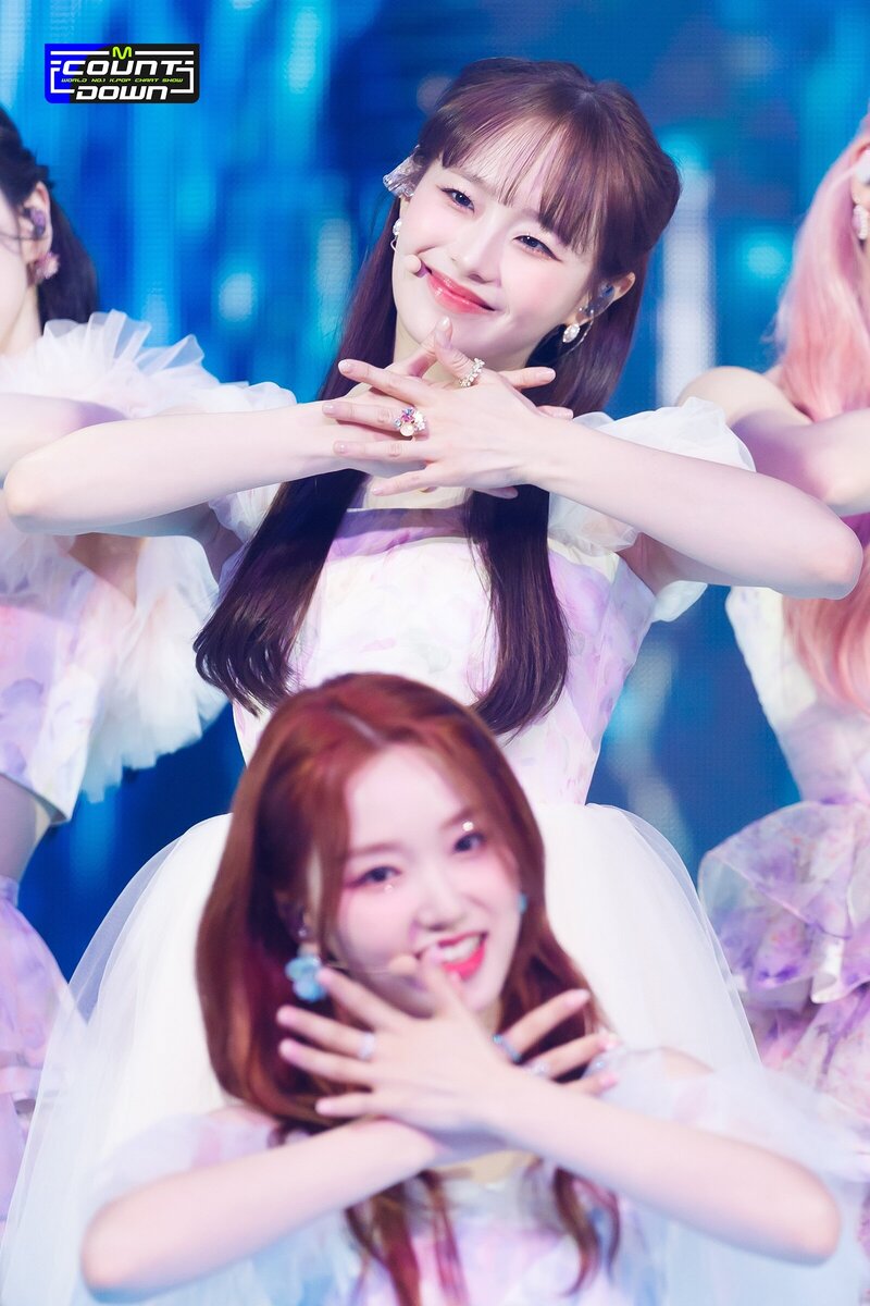 220623 LOONA - 'Flip That' at M Countdown documents 5