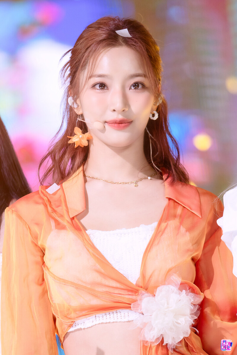 220710 fromis_9 Saerom - 'Stay This Way' at Inkigayo documents 1