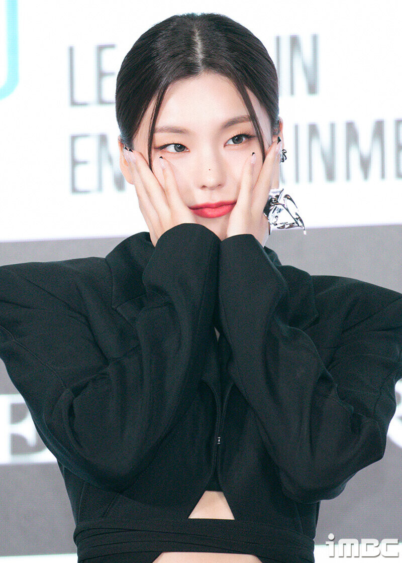 221125 ITZY Yeji 6th Mini Album 'CHESHIRE' Media Showcase documents 23