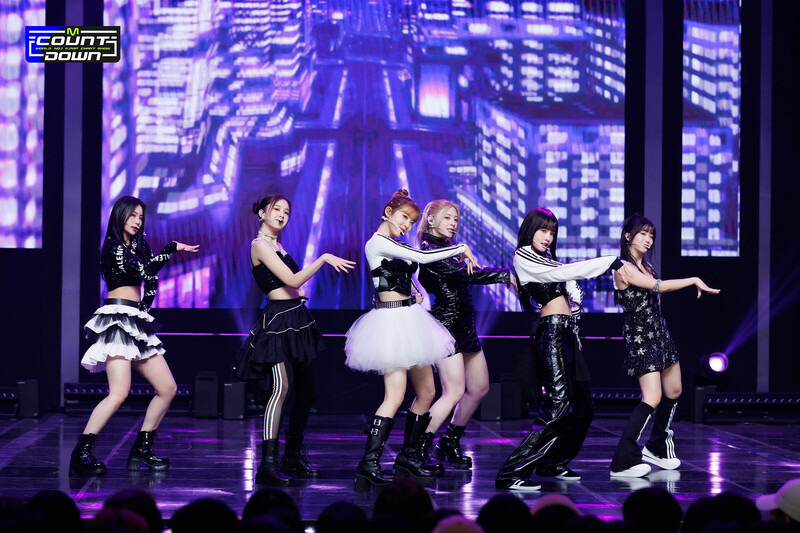 221229 STAYC 'RUN2U' at M Countdown documents 5