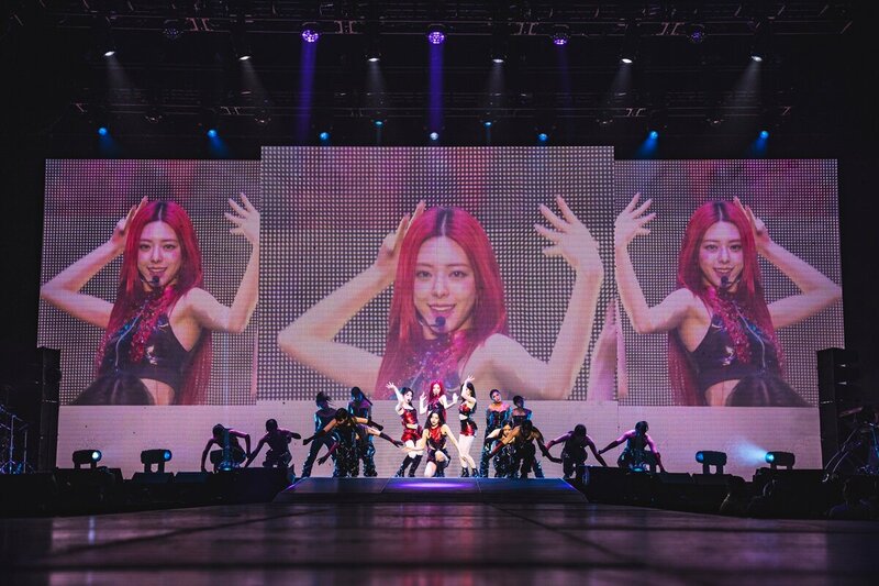 240702 - KBS WORLD Twitter Update with ITZY - ITZY 2nd World Tour 'BORN TO BE' in America documents 2
