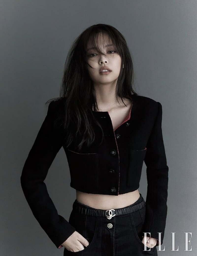 JENNIE for ELLE Korea - August 2021 Issue documents 8