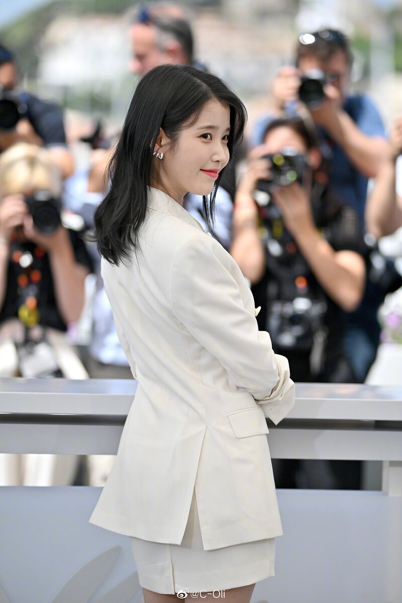220527 IU - 'THE BROKER' Photocall Event at 75th CANNES Film Festival documents 1
