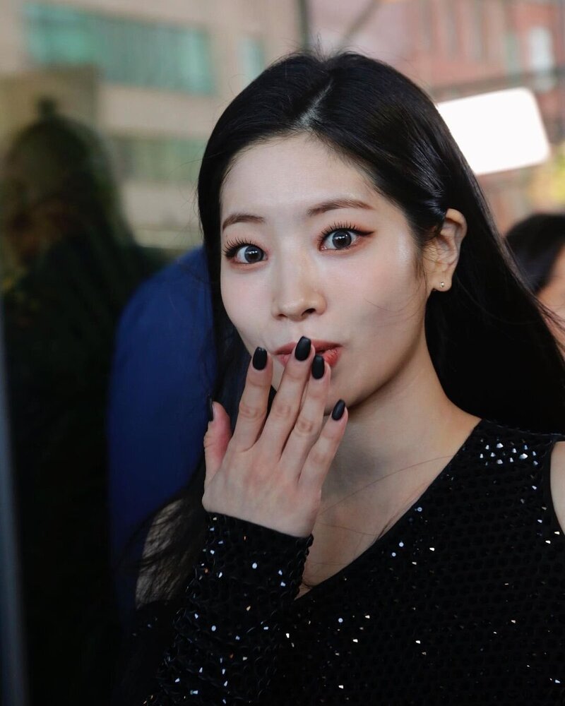 220914 TWICE Dahyun at Michael Kors SS23 Collection Runway Show documents 7