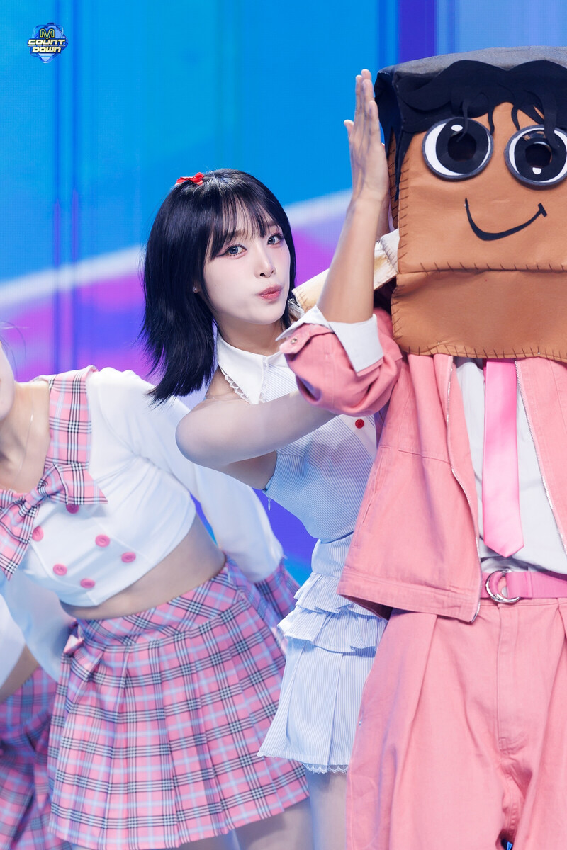 241003 YENA - 'Sugar' + 'NEMONEMO' at M Countdown documents 10