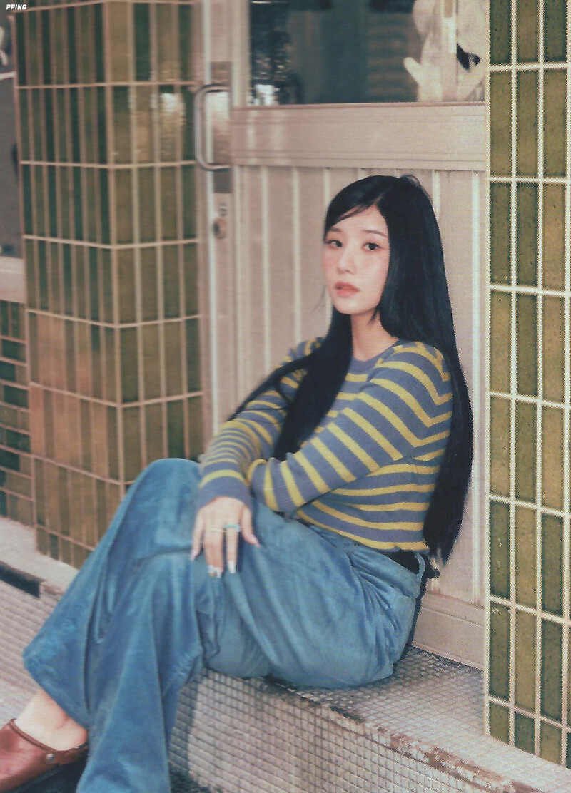 Kwon Eunbi 2023 Season's Greetings (Scans) documents 8