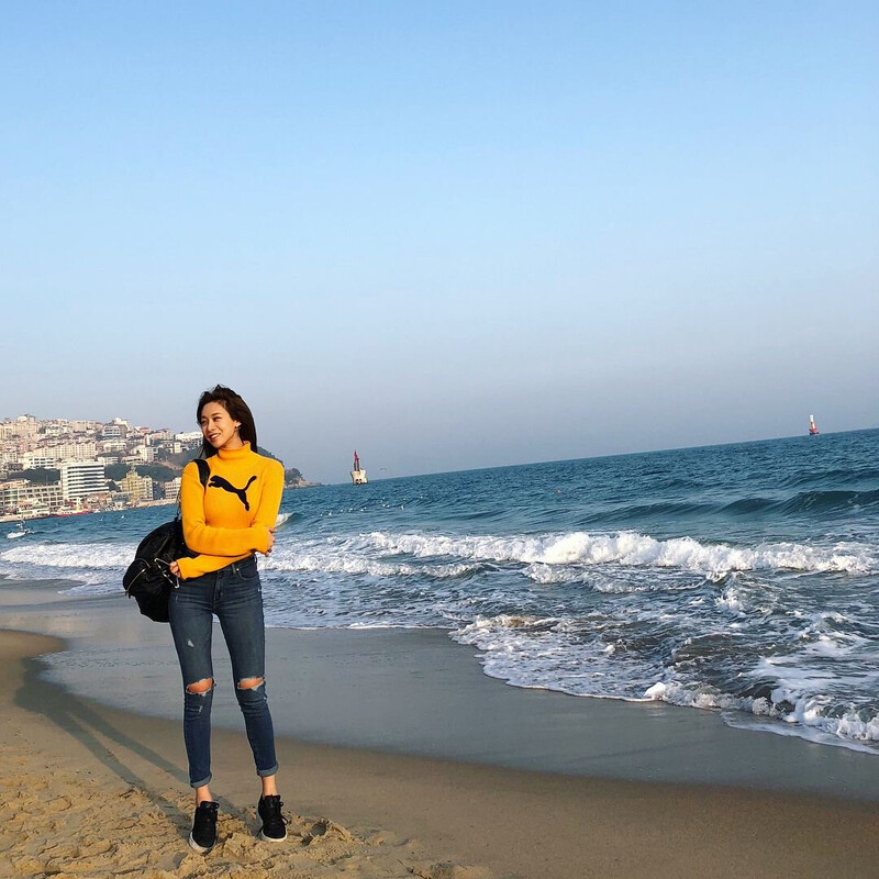 180325 BESTie U-JI Instagram Update documents 2