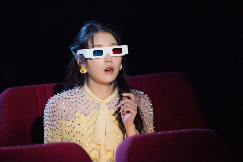 211019 IU - 'strawberry moon' Special Photos by Melon documents 3