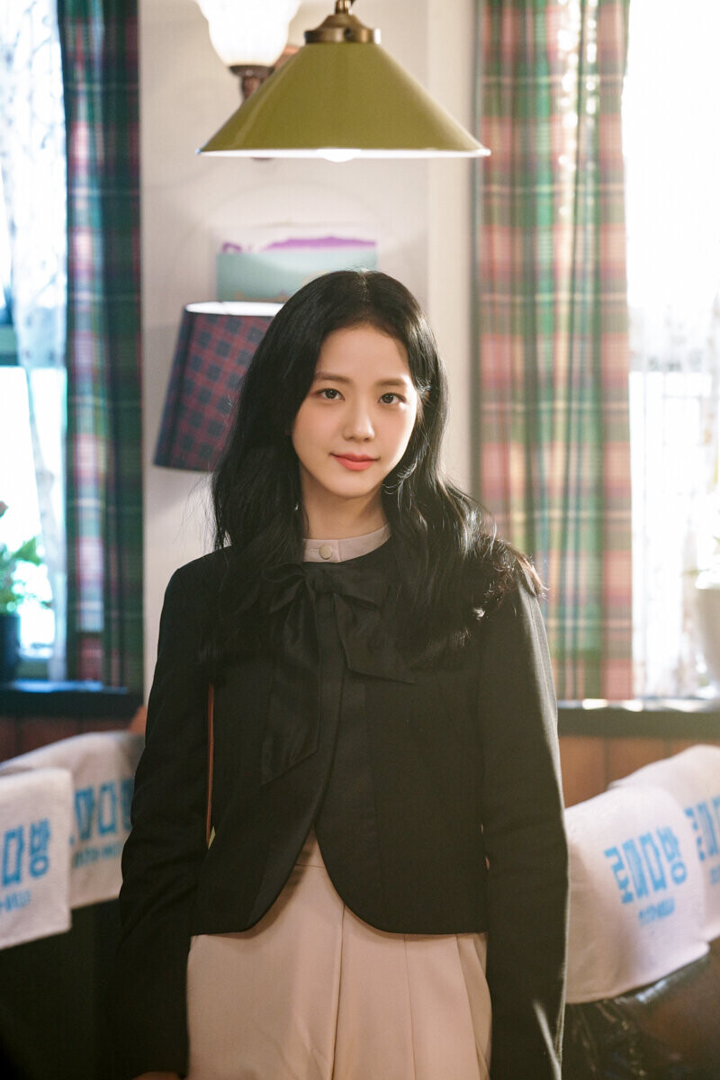 220127 YG Stage Naver Post - Jisoo 'Snowdrop' Behind documents 1