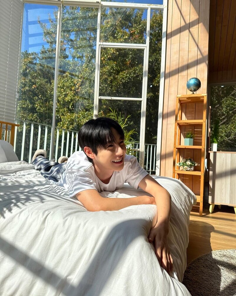 230126 NCT DREAM Renjun Instagram Update | kpopping