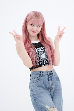 230711 MBC Naver - NMIXX Lily - Weekly Idol On-site Photos