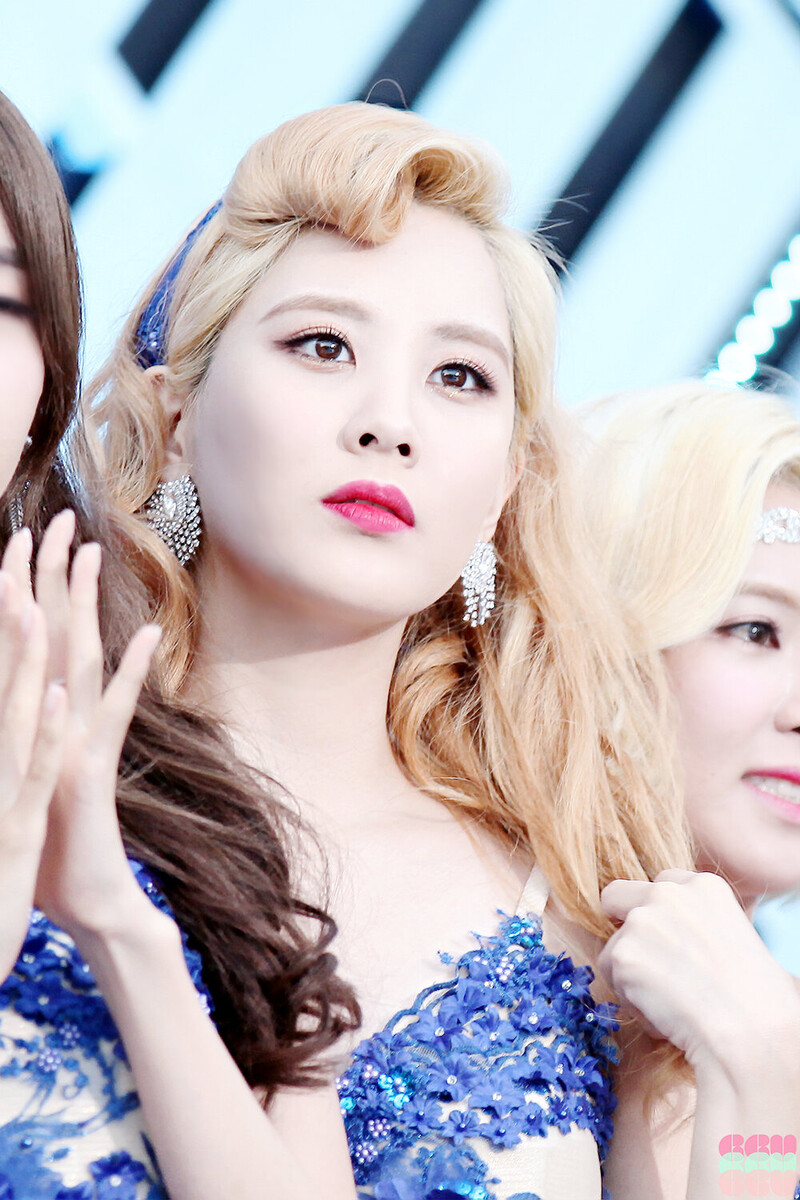 150827 Girls' Generation Seohyun at M!Countdown in Daejeon documents 2