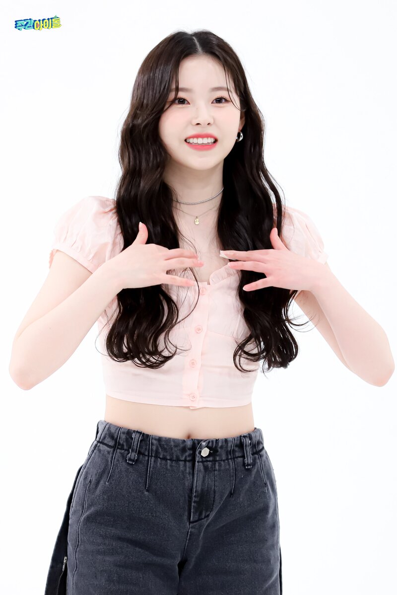 220222 MBC Naver Post - NMIXX at Weekly Idol documents 15