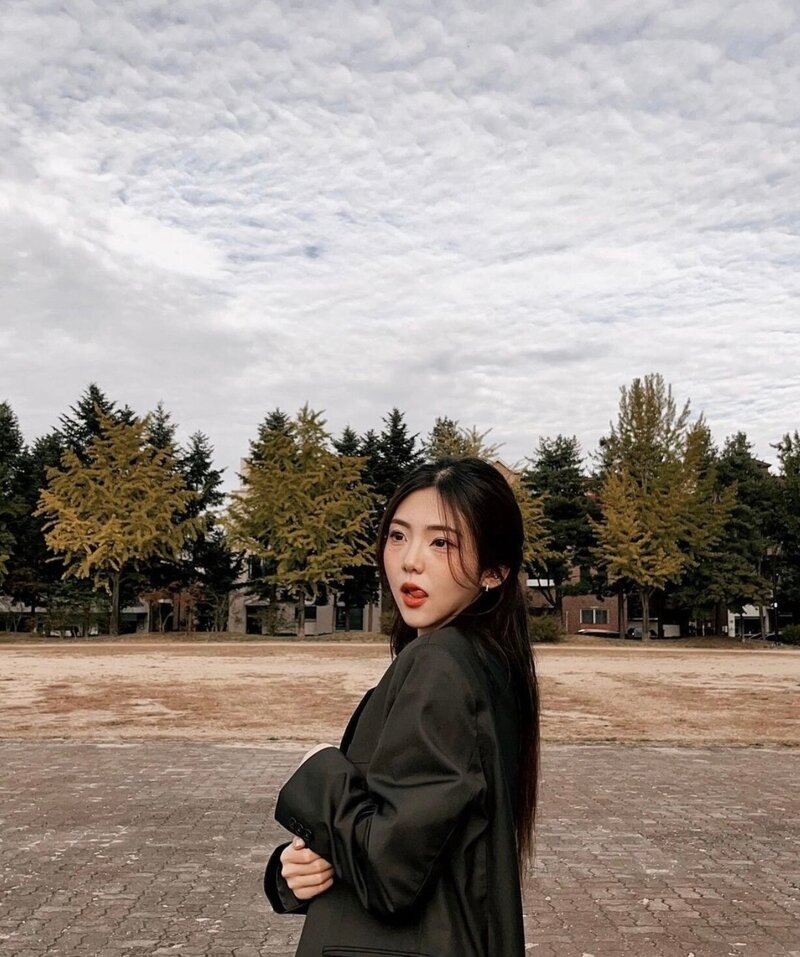 221019 - CRAXY Instagram Update with CHAEY documents 2