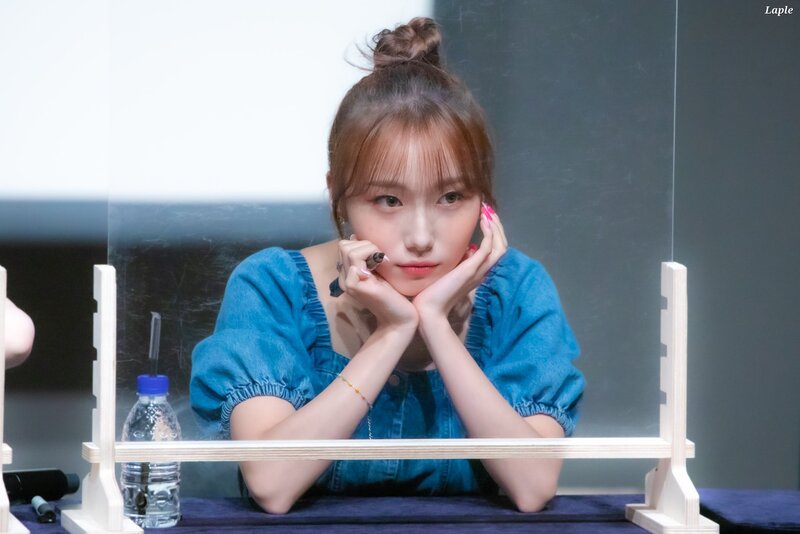220725 Kep1er Youngeun  - Apple Music Fansign documents 1