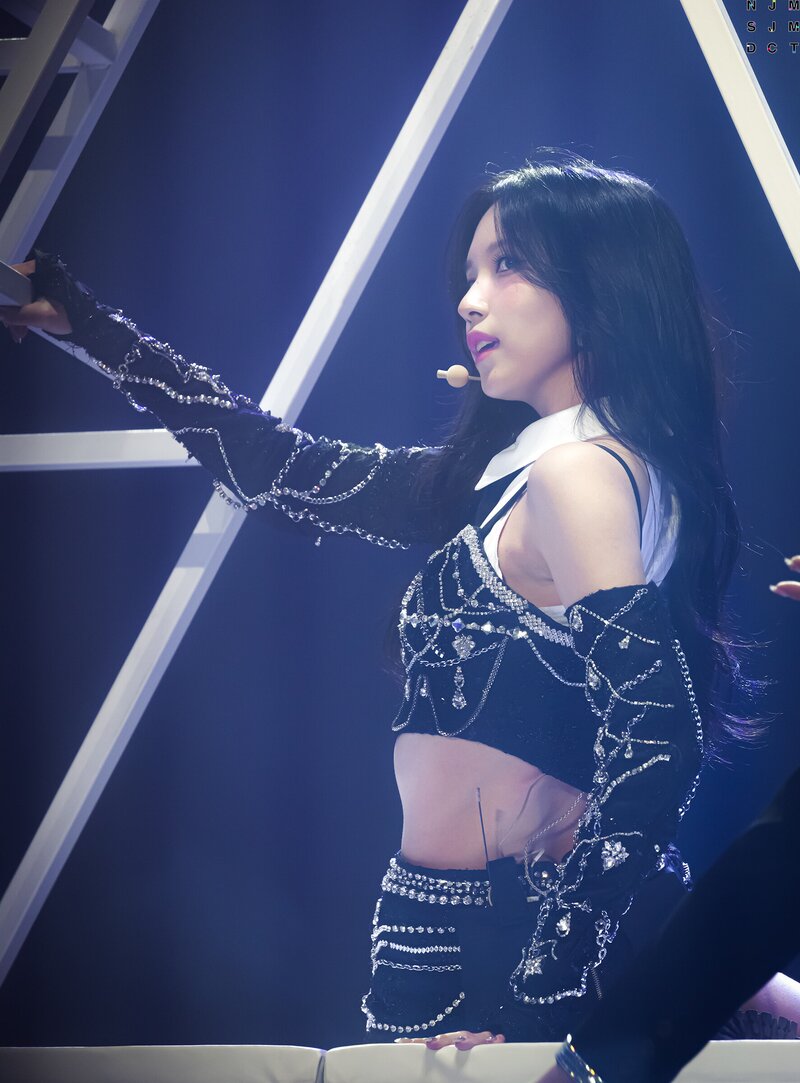 230415 TWICE Mina - ‘READY TO BE’ World Tour in Seoul Day 1 documents 4