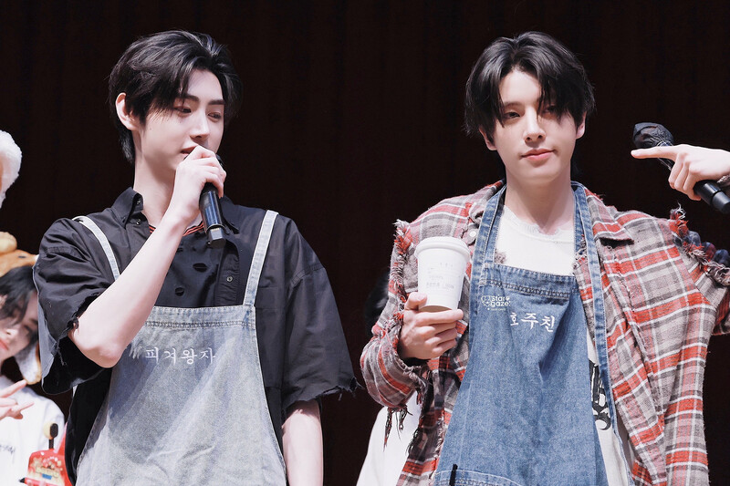 240801 JAKE & SUNGHOON AT JUMPUP ENT OFFLINE FANSIGN documents 3