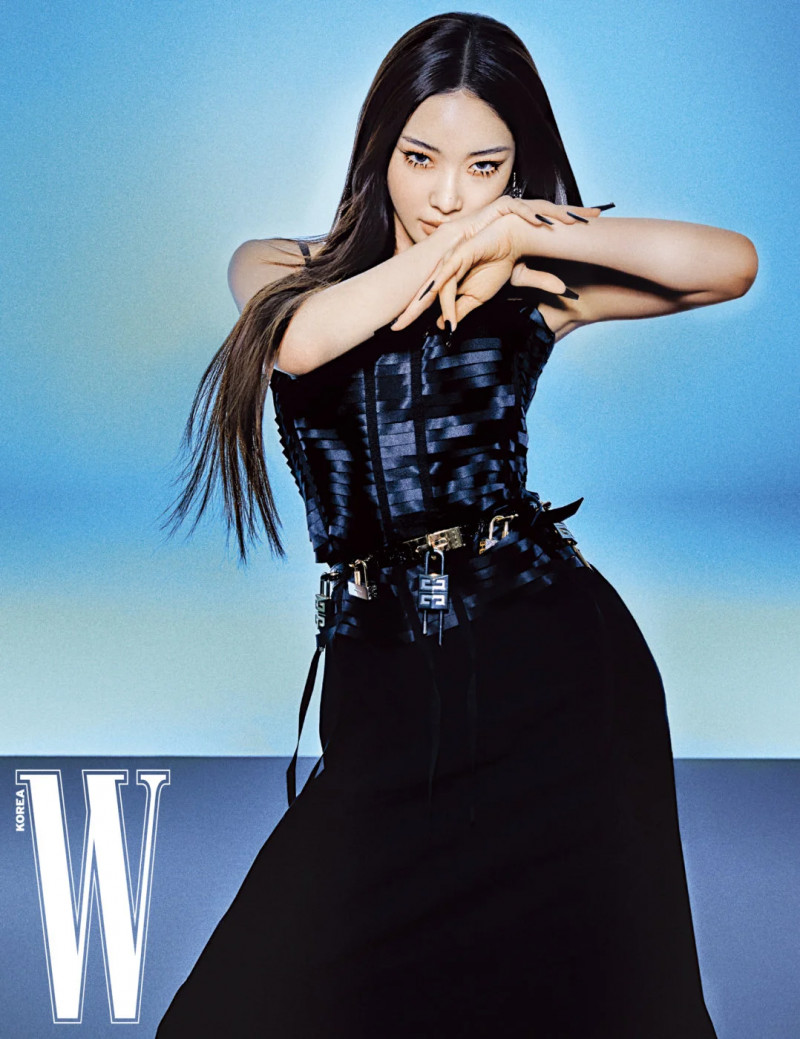 Chungha for W Korea Magazine March 2021 Issue documents 1
