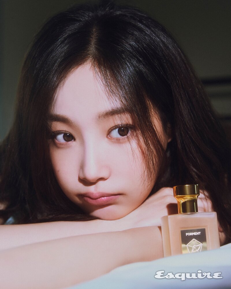 Yeonwoo for Esquire Korea May 2023 Issue documents 6