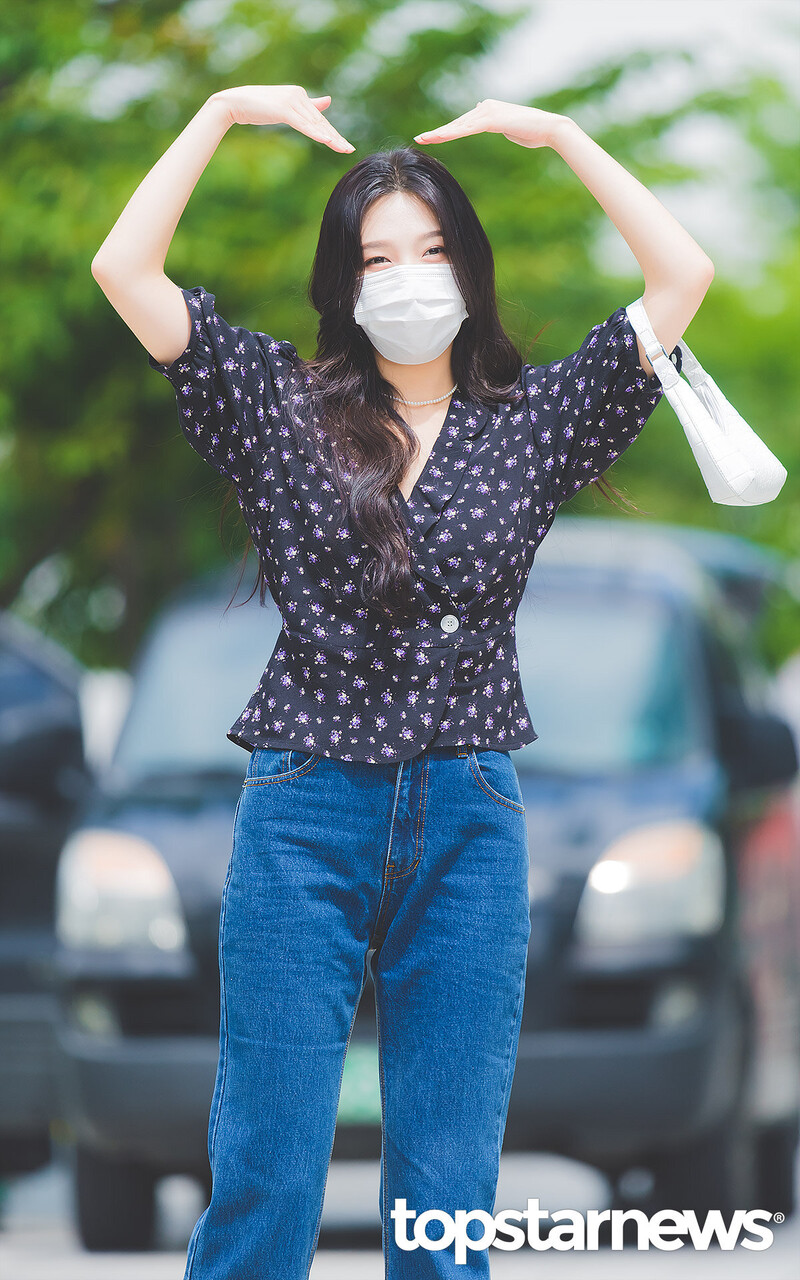 210818 Red Velvet Joy documents 5