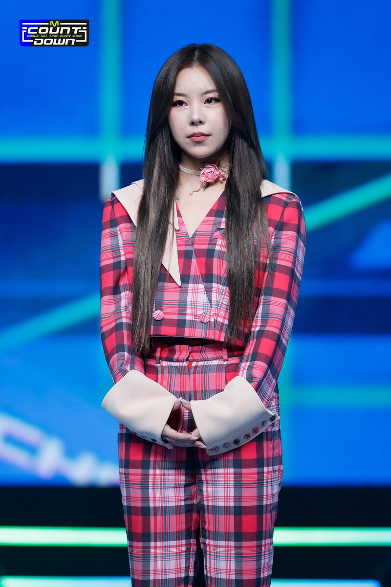 220127 Whee In - 'Make Me Happy' at M COUNTDOWN documents 28