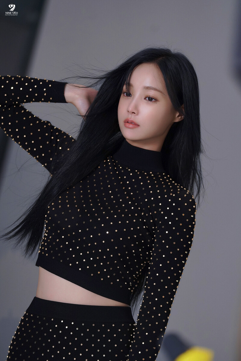 220922 9 Ato Naver Post - Yeonwoo - Noblesse Men Photoshoot Behind documents 8