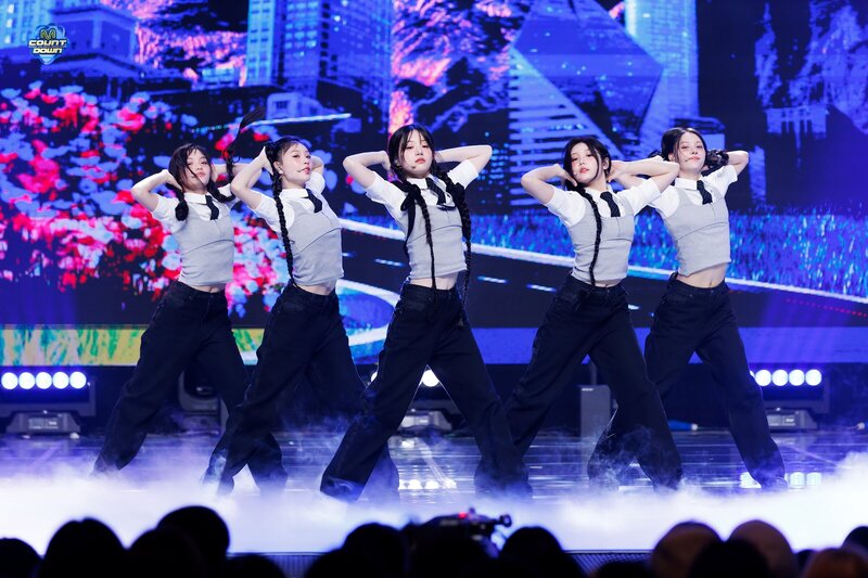 240328 ILLIT - 'Magnetic' and 'My World' at M Countdown documents 14