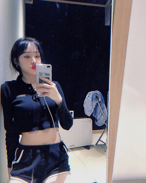 200525 GFRIEND Instagram Update - Yuju