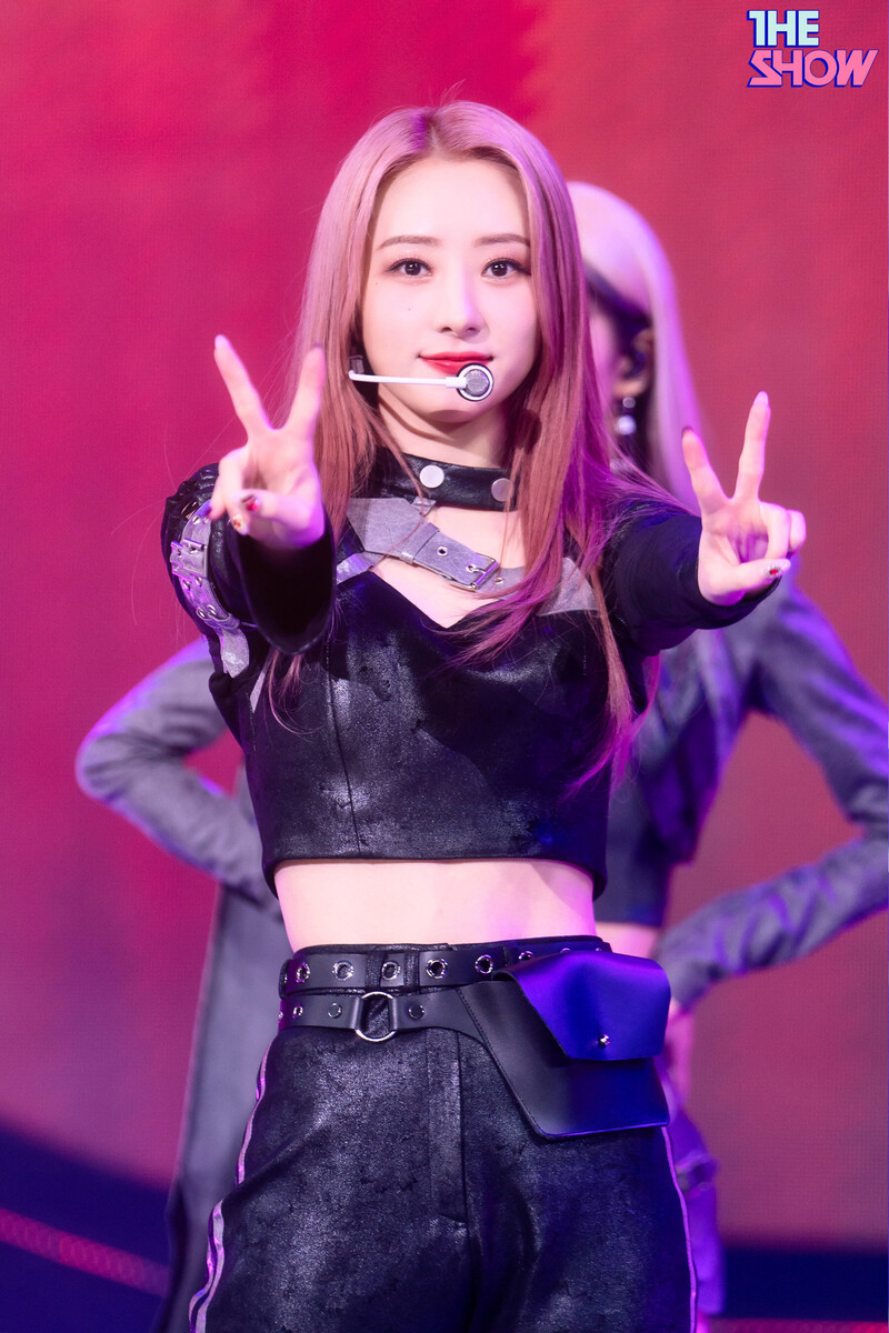 220426 Dreamcatcher Sua at The Show documents 5