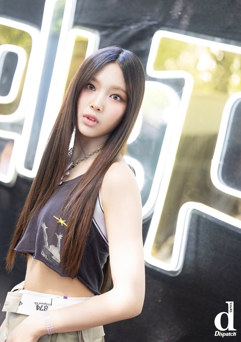 230819 New Jeans Hyein - Backstage at 'Lollapalooza Chicago 2023' with Dispatch documents 9