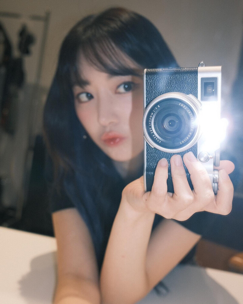 230820 - SAKURA Instagram Update documents 6