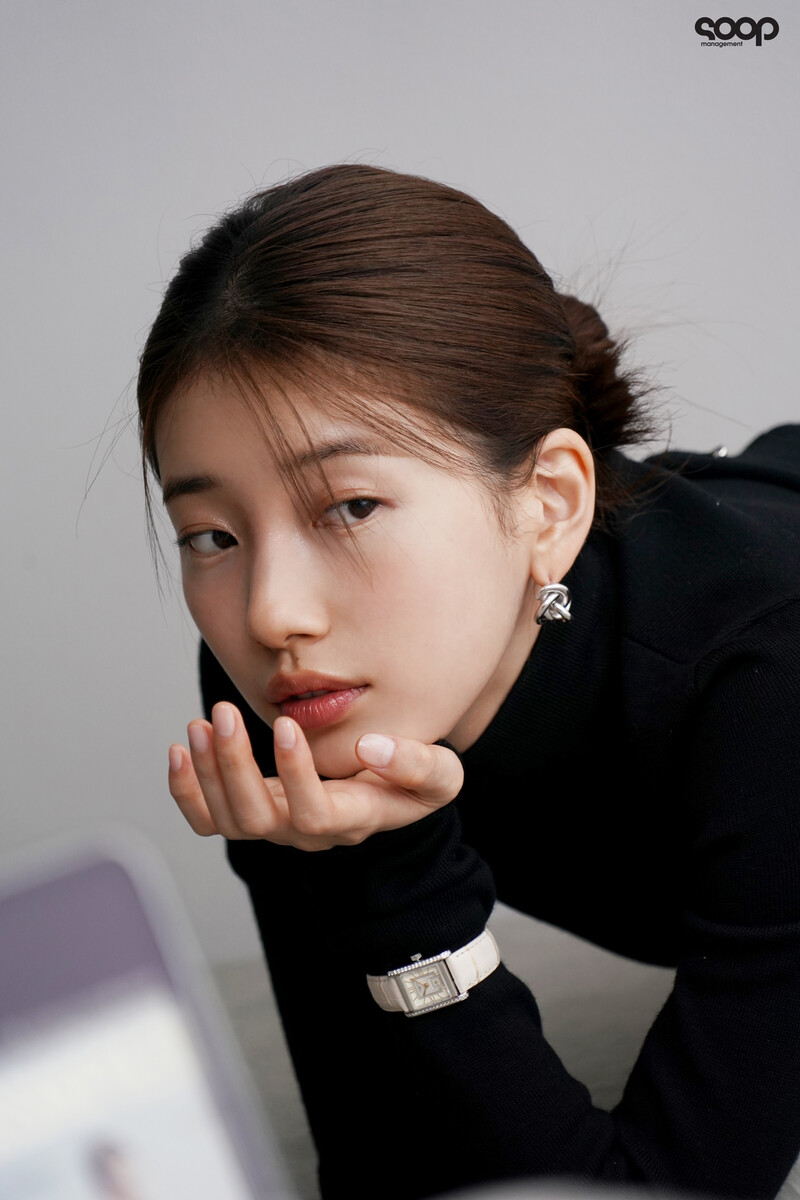 231127 SOOP Naver Post - Suzy - Cosmopolitan November 2023 Issue Behind documents 3