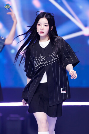 240523 tripleS Yooyeon - 'Girls Never Die' at M COUNTDOWN