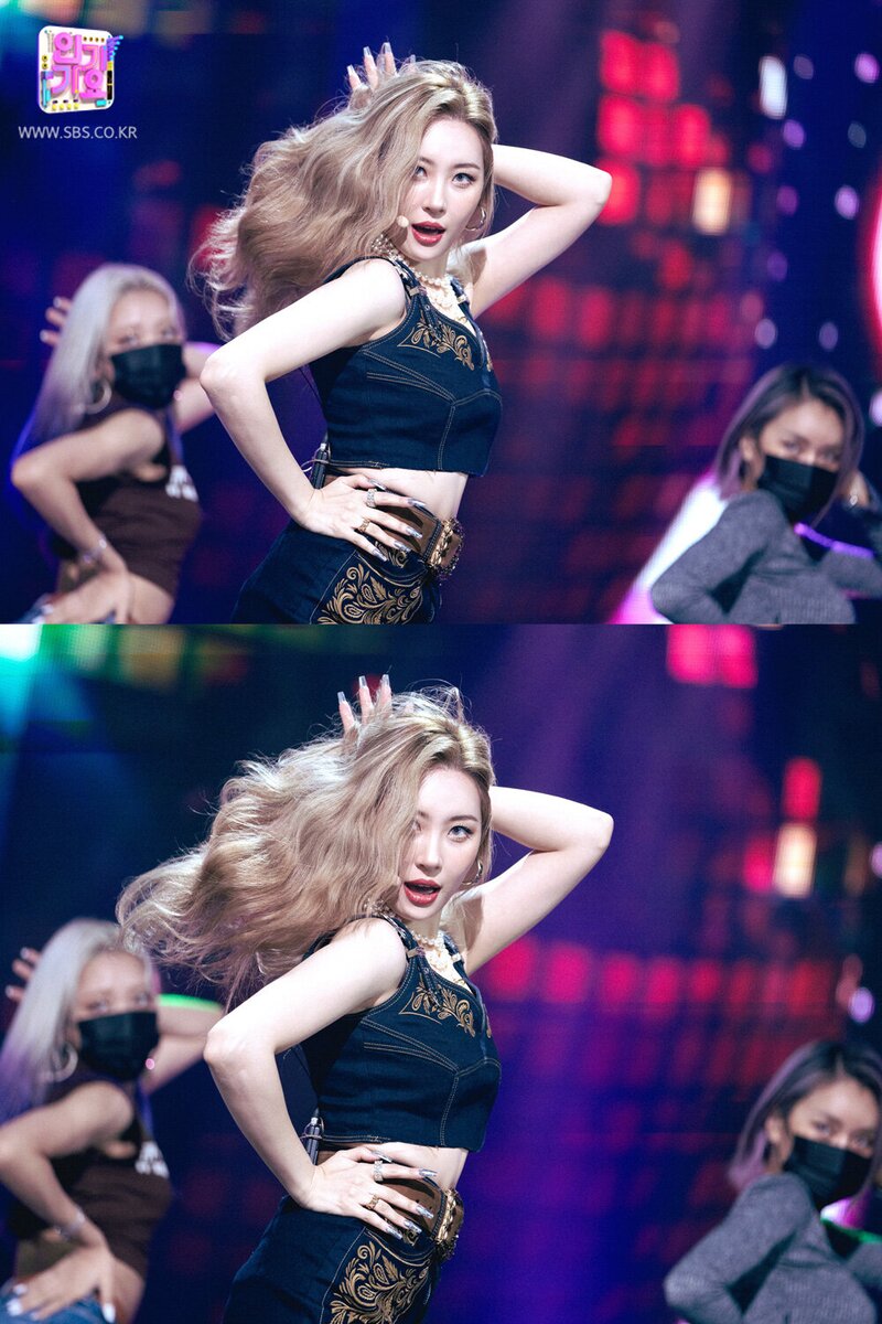 210822 Sunmi - 'You can't sit with us' at Inkigayo documents 8