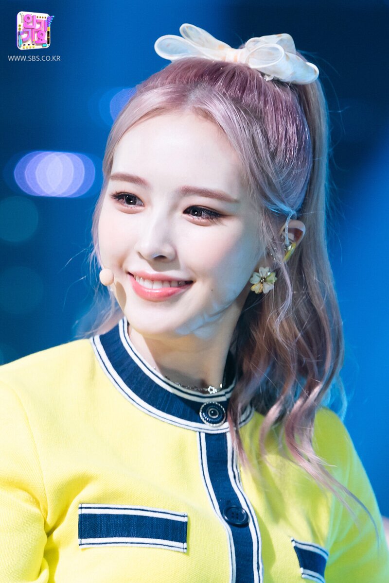 210822 Weeekly - 'Holiday Party' at Inkigayo documents 7
